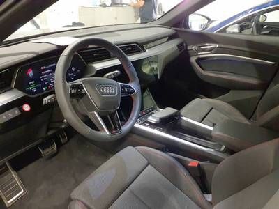 Fahrzeugabbildung Audi Q8 e-tron 55 quattro S-Line |Matrix|Luft|ACC