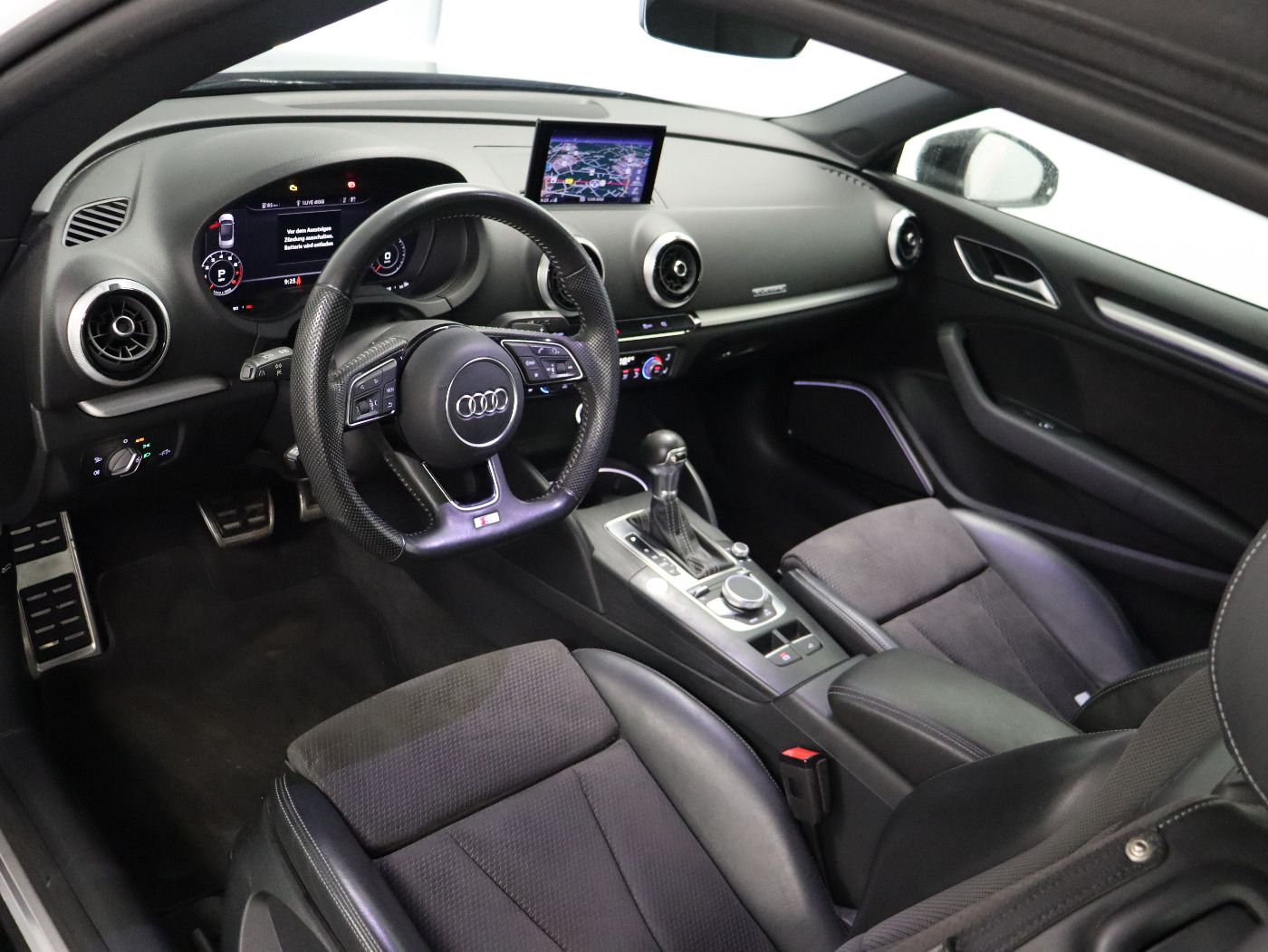 Fahrzeugabbildung Audi A3 Cabriolet 40TFSI quattro S-Line |Matrix|LM
