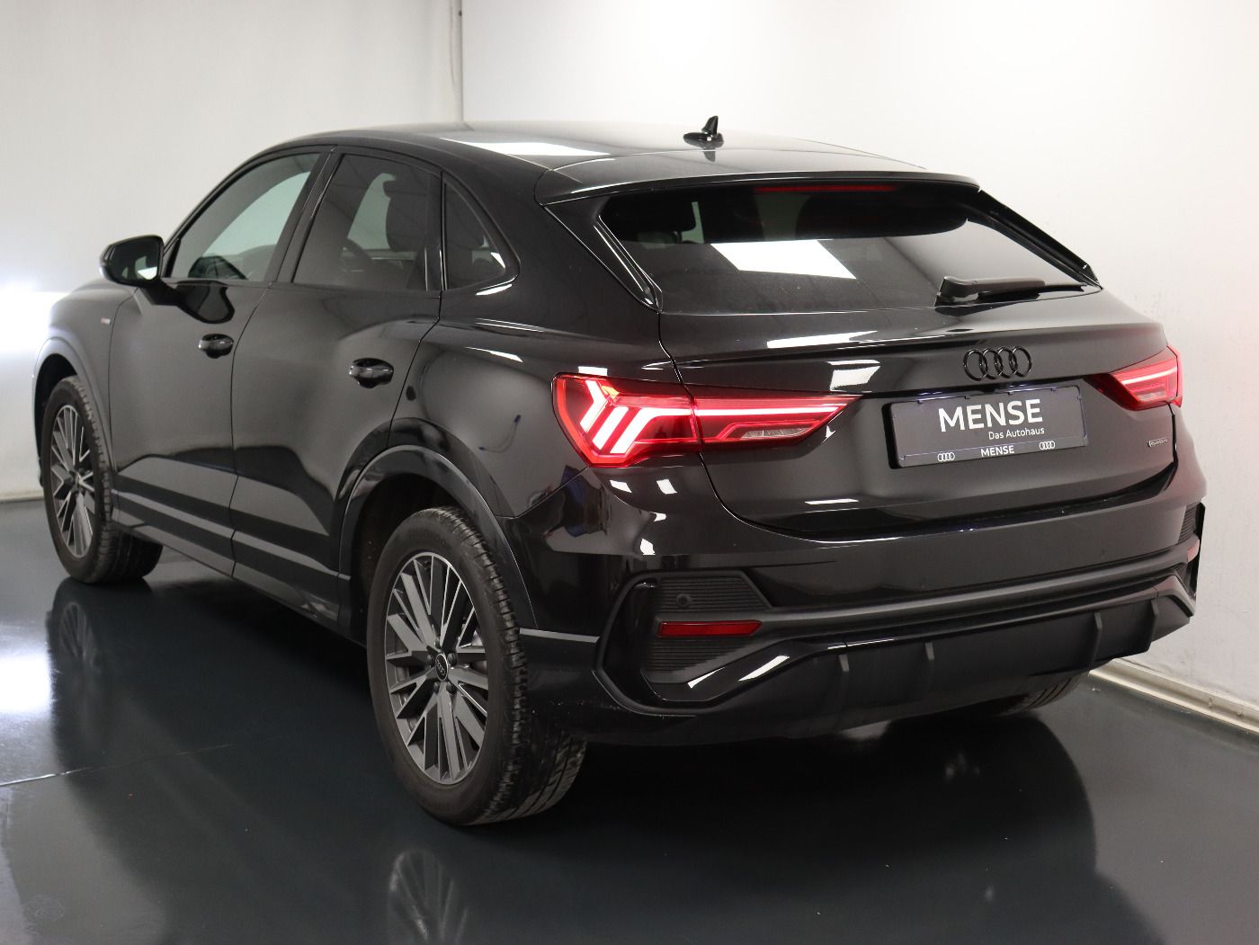 Fahrzeugabbildung Audi Q3 Sportback 45 TFSI quattro S tronic S-Line |LM