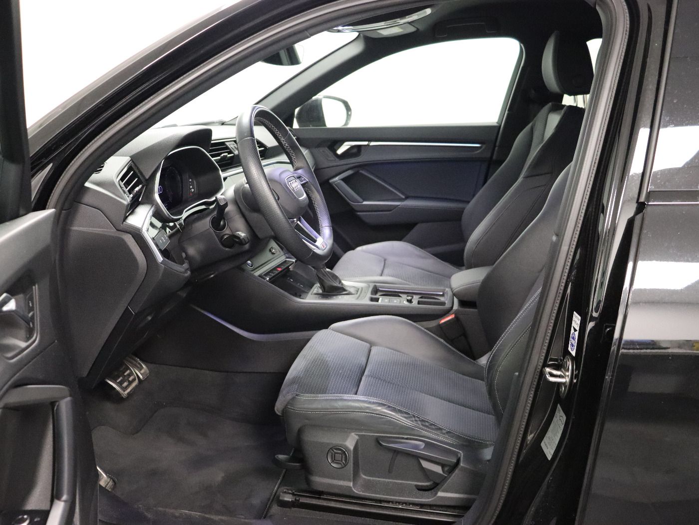 Fahrzeugabbildung Audi Q3 Sportback 45 TFSI quattro S tronic S-Line |LM