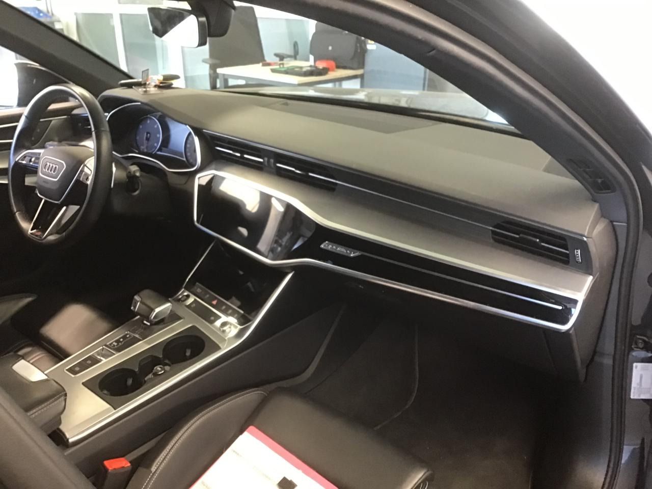 Fahrzeugabbildung Audi A6 Avant 45 TDI quattro S tronic S-Line |Matrix