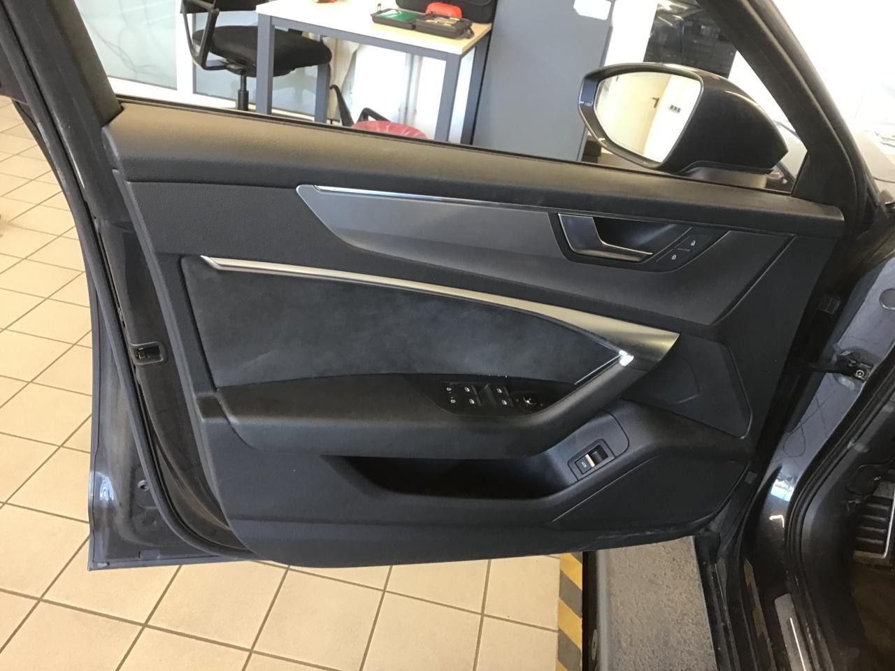 Fahrzeugabbildung Audi A6 Avant 45 TDI quattro S tronic S-Line |Matrix