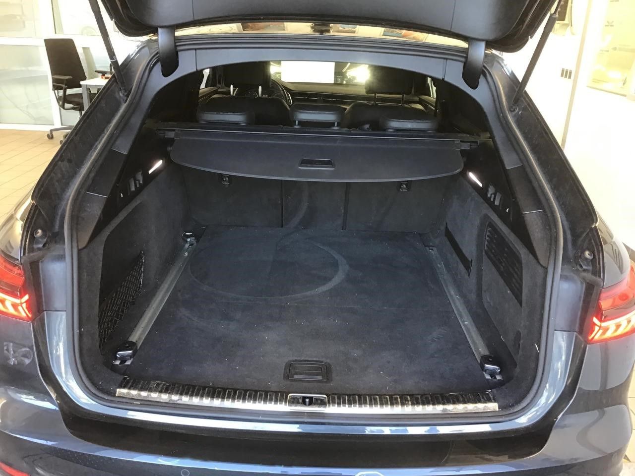 Fahrzeugabbildung Audi A6 Avant 45 TDI quattro S tronic S-Line |Matrix