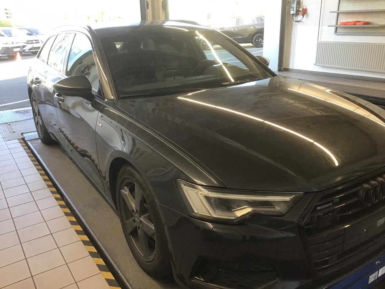 Fahrzeugabbildung Audi A6 Avant 45 TDI quattro S tronic S-Line |Matrix