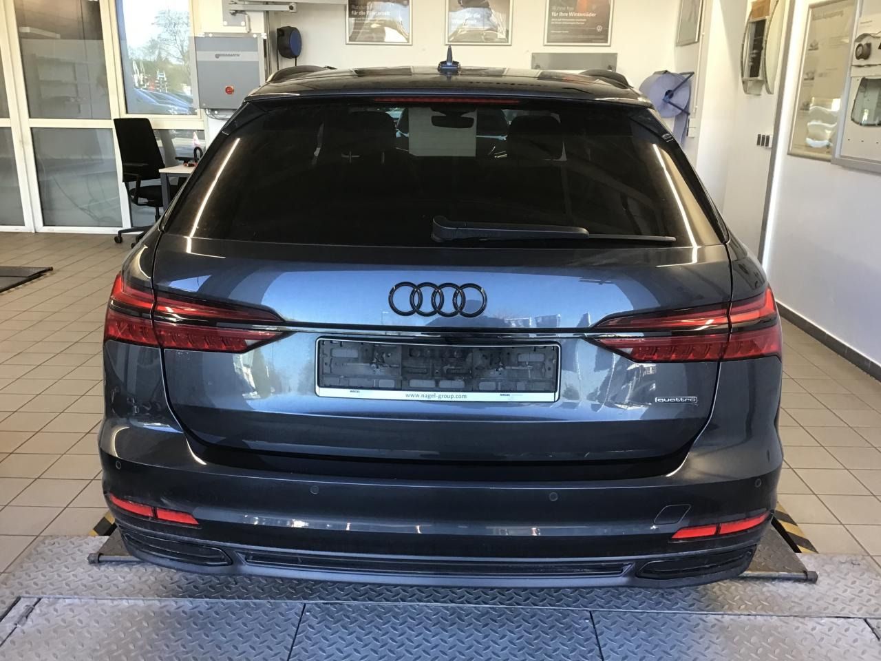 Fahrzeugabbildung Audi A6 Avant 45 TDI quattro S tronic S-Line |Matrix