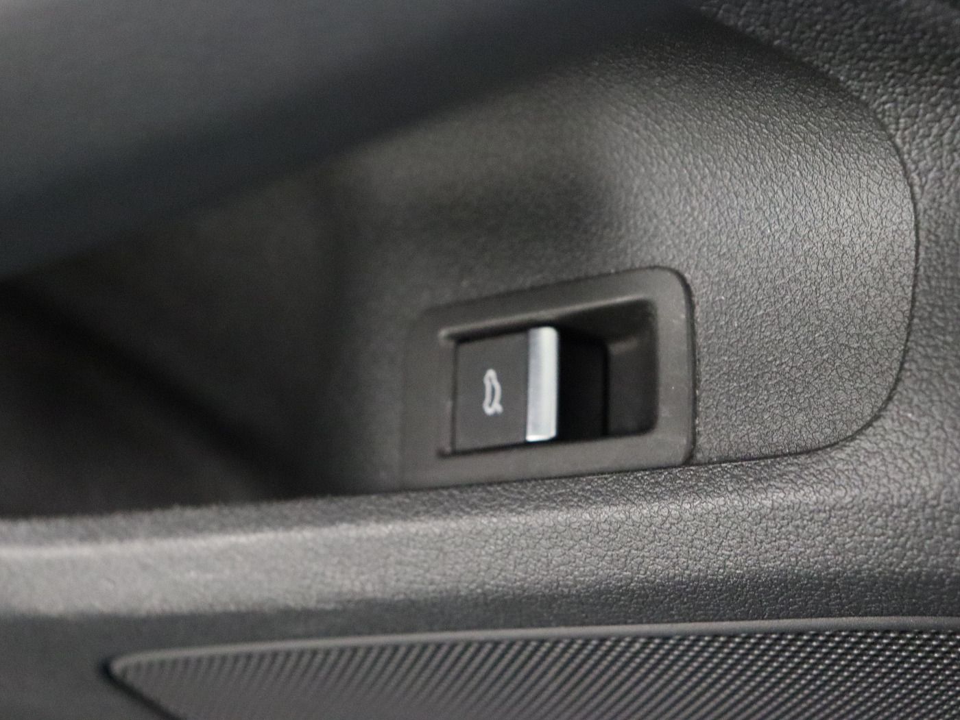 Fahrzeugabbildung Audi A4 Avant 40 TDI quattro S tronic advanced |FLA