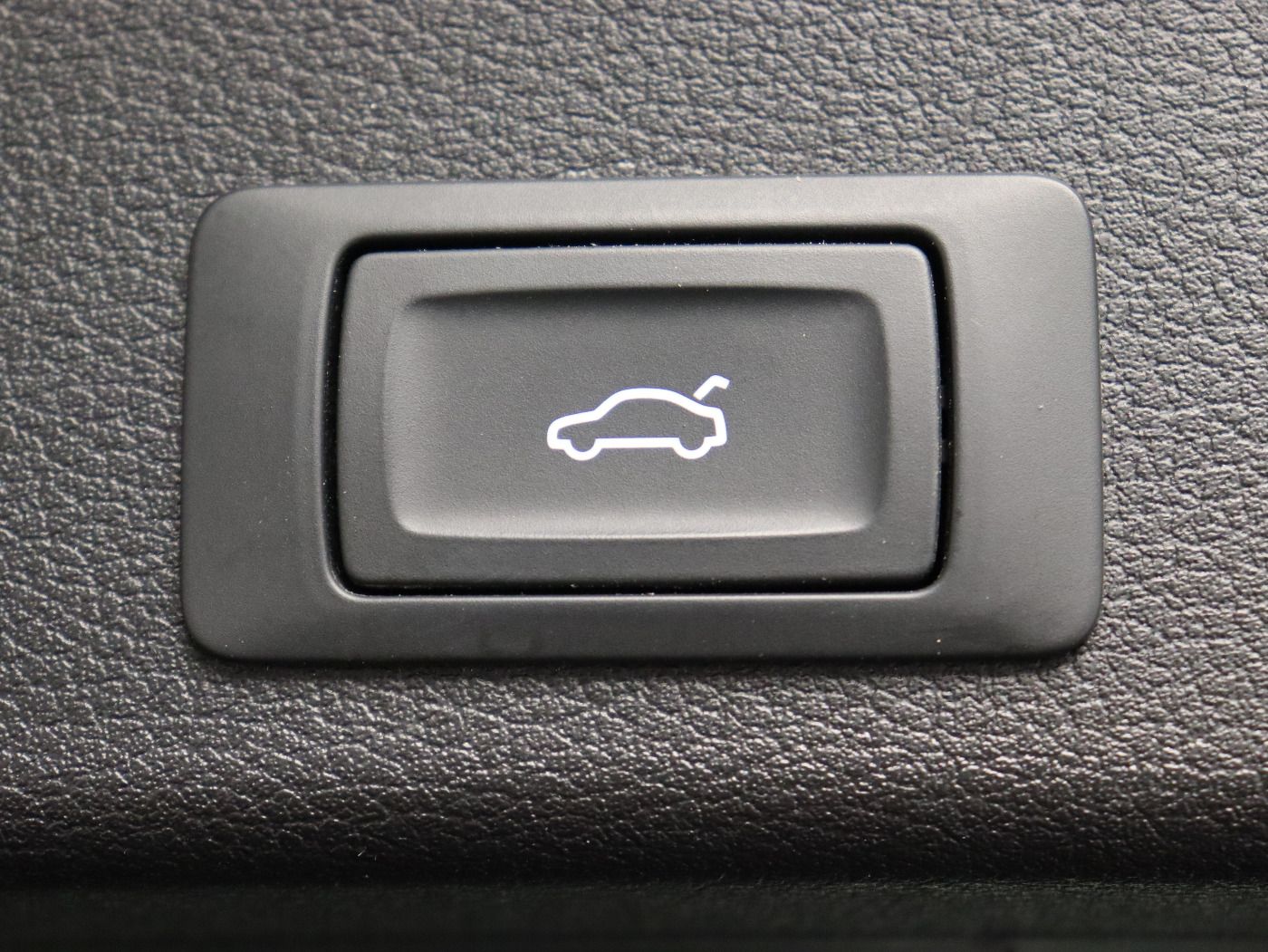 Fahrzeugabbildung Audi A4 Avant 40 TDI quattro S tronic S-Line |FLA|ACC