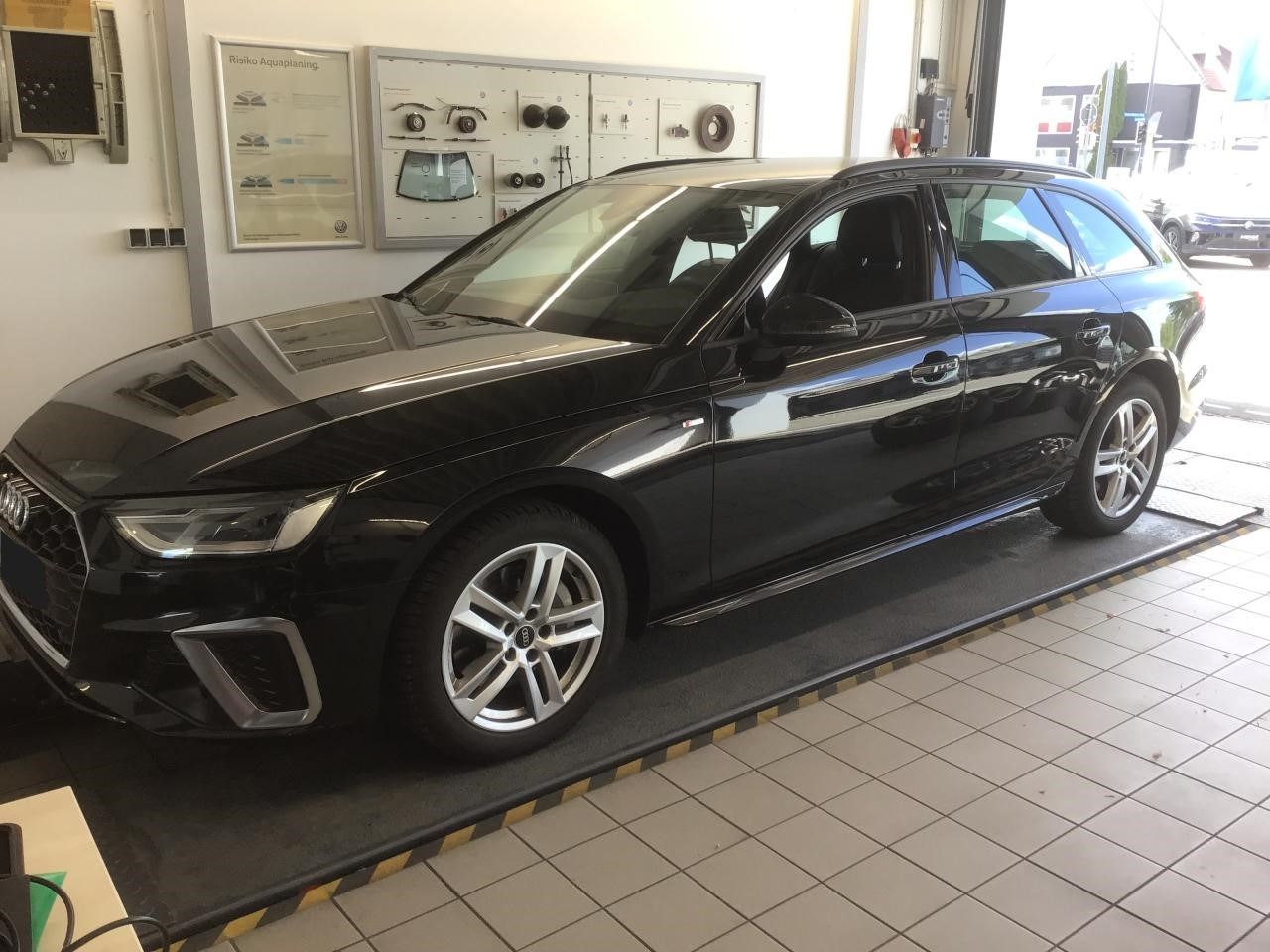Fahrzeugabbildung Audi A4 Avant 40 TDI quattro S tronic S-Line |FLA|ACC