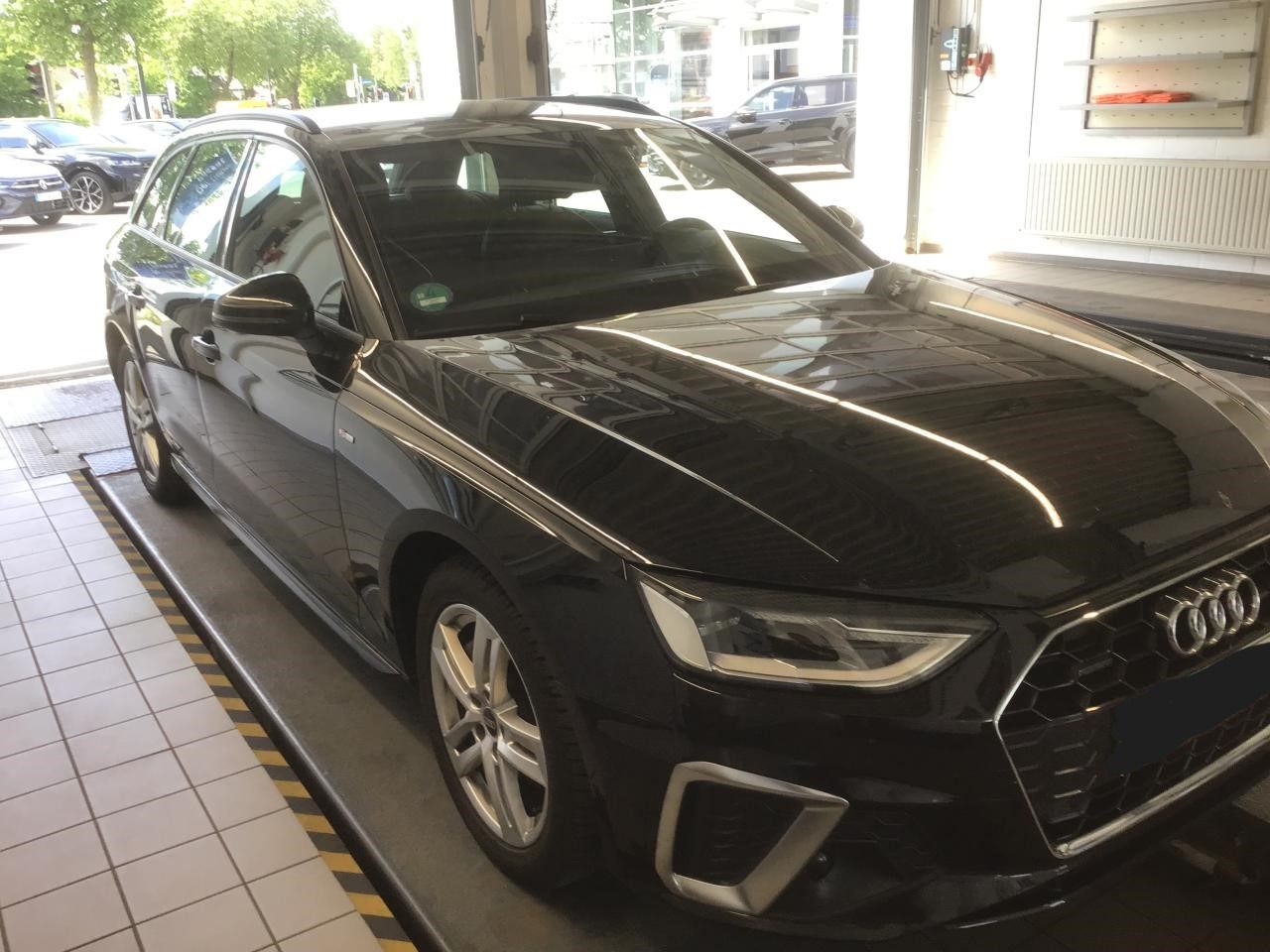 Fahrzeugabbildung Audi A4 Avant 40 TDI quattro S tronic S-Line |FLA|ACC