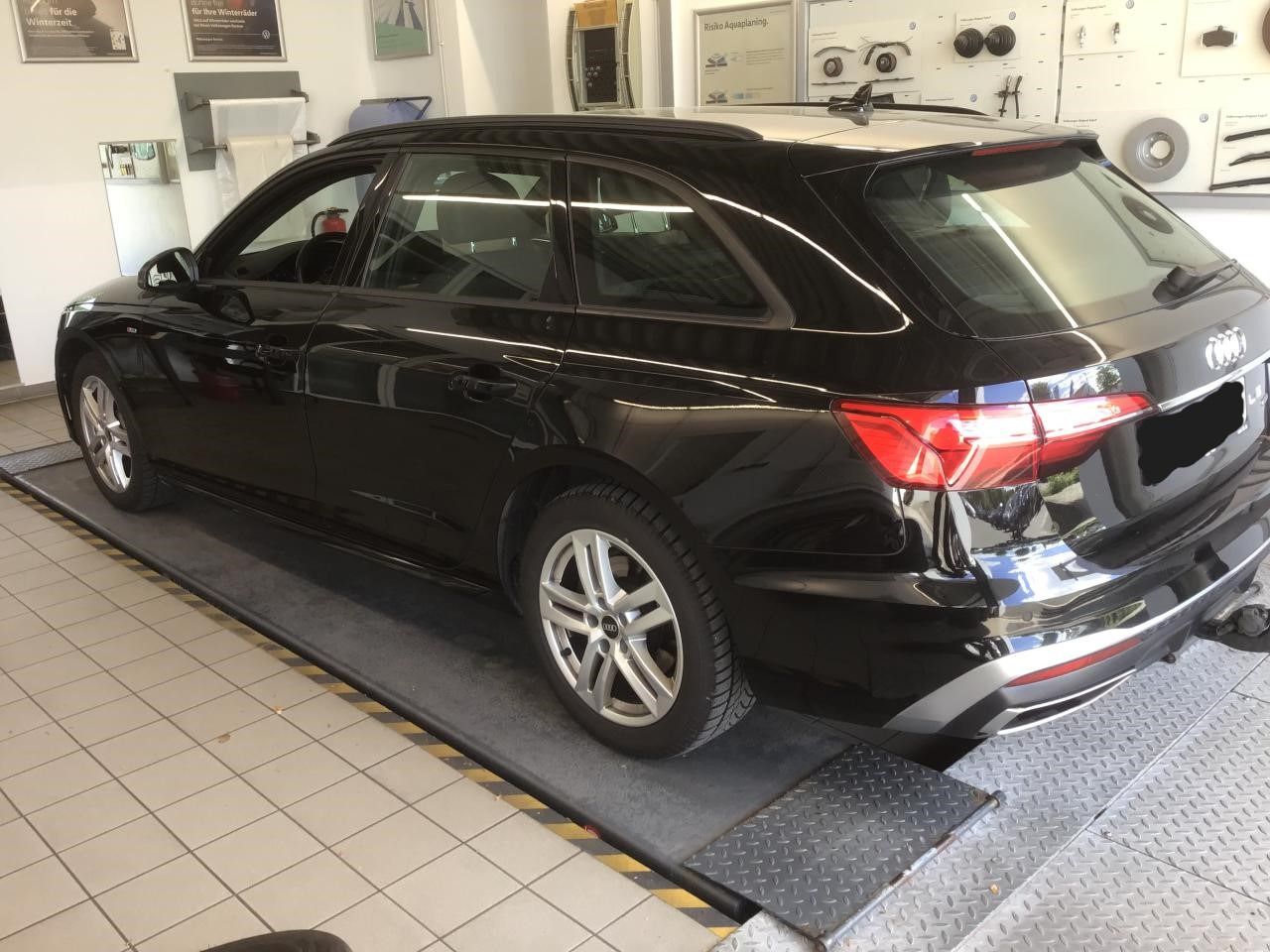 Fahrzeugabbildung Audi A4 Avant 40 TDI quattro S tronic S-Line |FLA|ACC