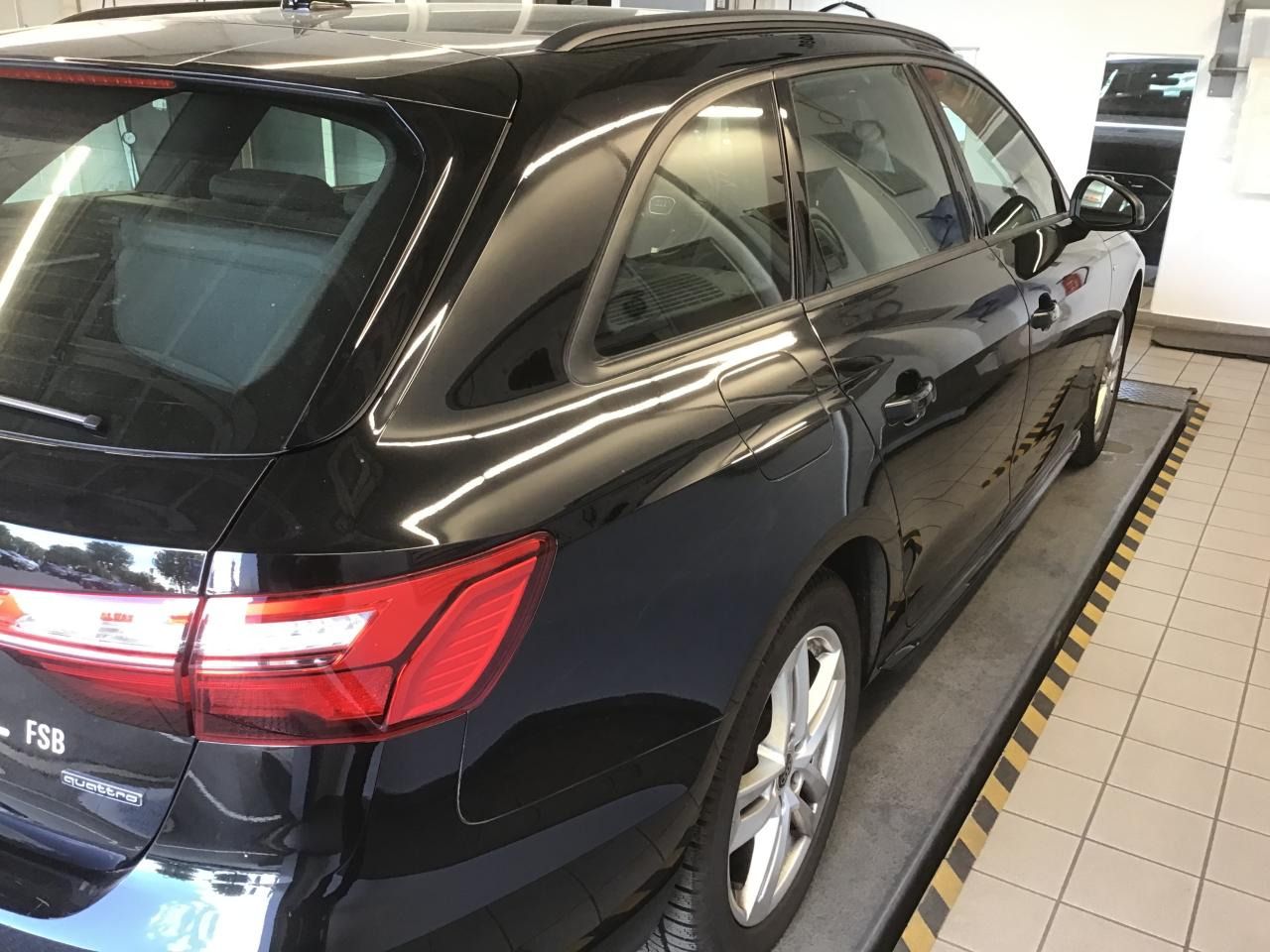 Fahrzeugabbildung Audi A4 Avant 40 TDI quattro S tronic S-Line |FLA|ACC