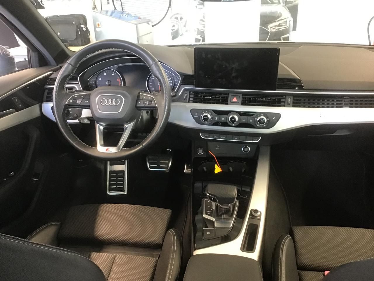 Fahrzeugabbildung Audi A4 Avant 40 TDI quattro S tronic S-Line |FLA|ACC