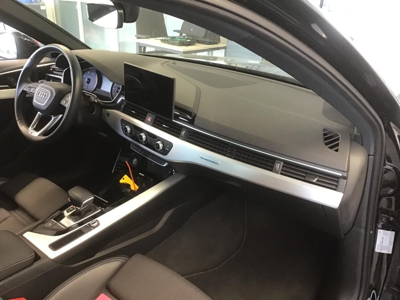 Fahrzeugabbildung Audi A4 Avant 40 TDI quattro S tronic S-Line |FLA|ACC