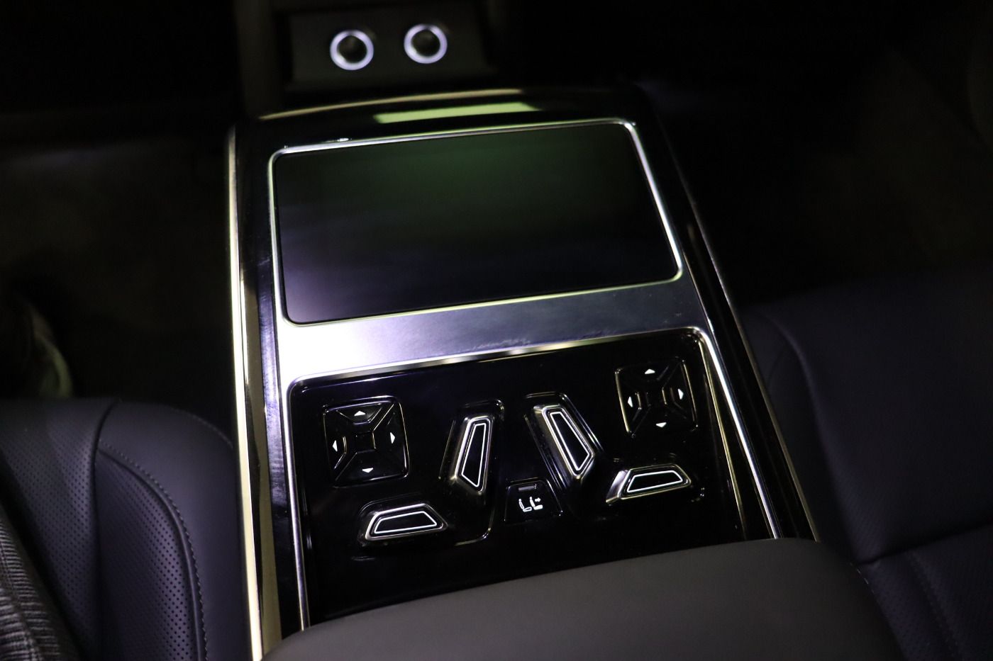 Fahrzeugabbildung Audi A8 lang 60 TFSI e quattro S line |Matrix|Luft|LM