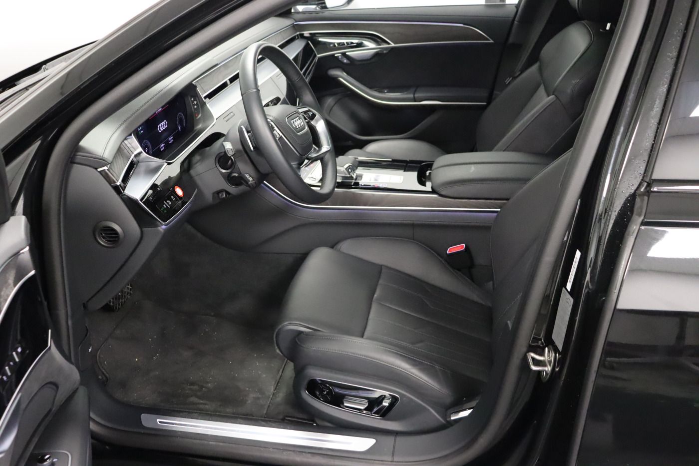 Fahrzeugabbildung Audi A8 lang 60 TFSI e quattro S line |Matrix|Luft|LM