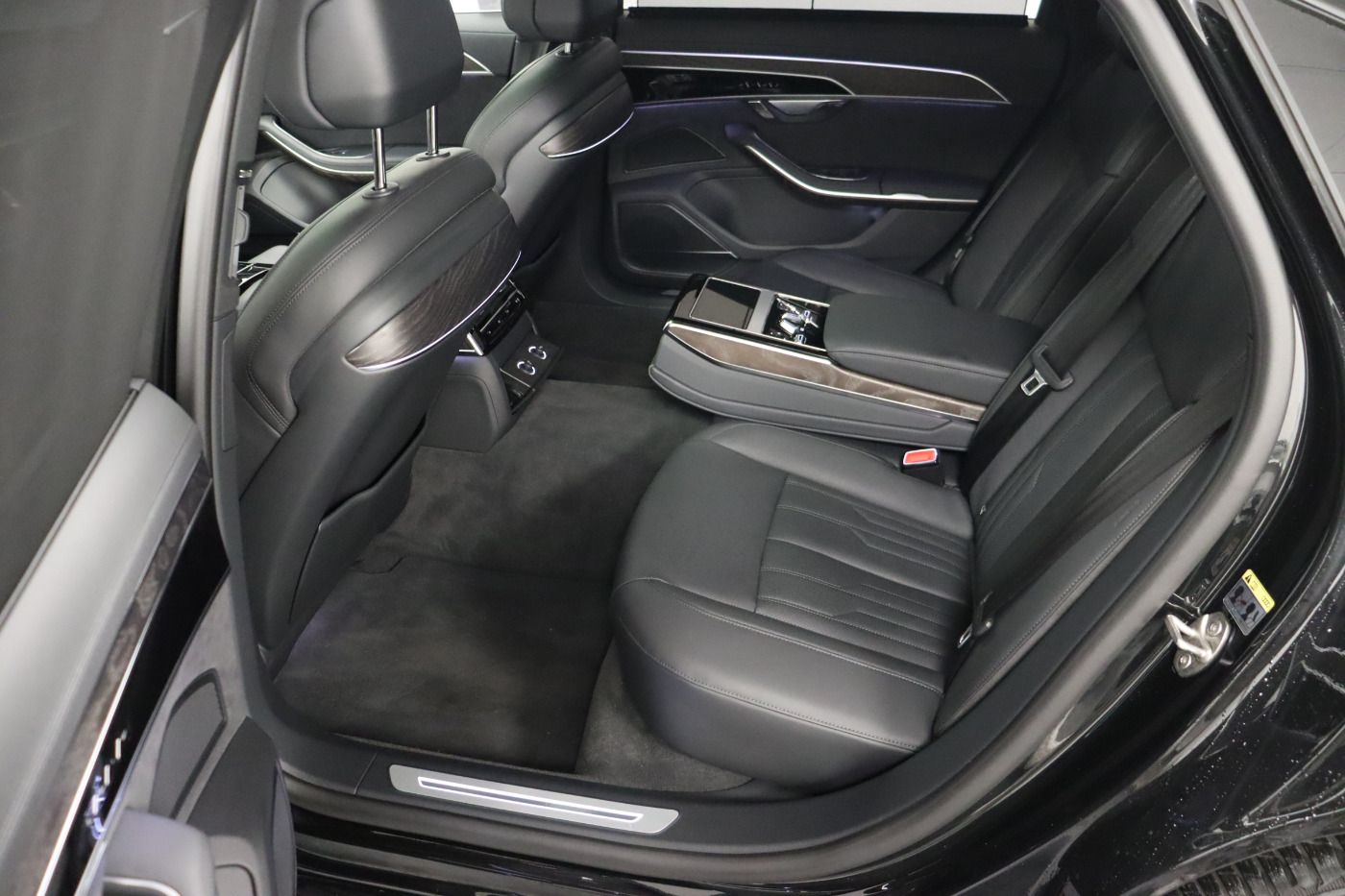 Fahrzeugabbildung Audi A8 lang 60 TFSI e quattro S line |Matrix|Luft|LM