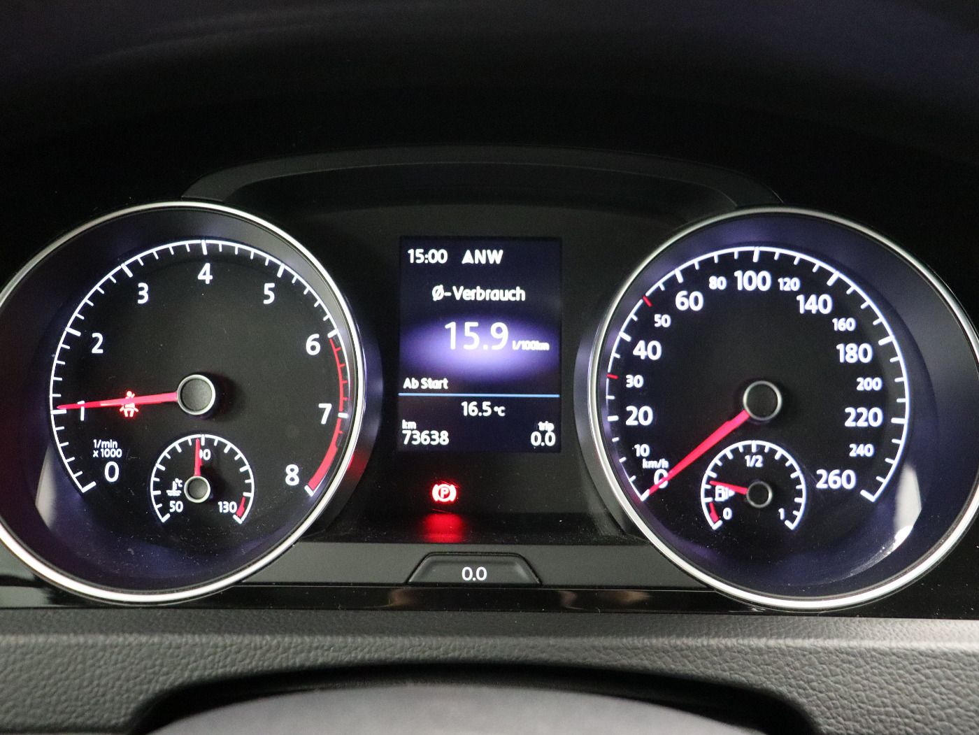 Fahrzeugabbildung Volkswagen Golf VII 1.5 TSI Highline R-LINE Navi LED 17Zoll