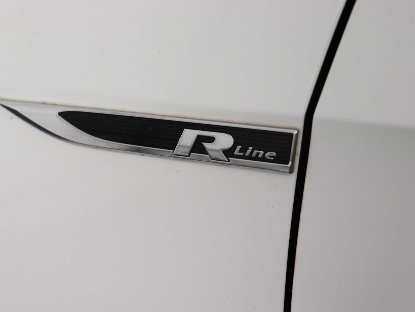 Fahrzeugabbildung Volkswagen Golf VII 1.5 TSI Highline R-LINE Navi LED 17Zoll