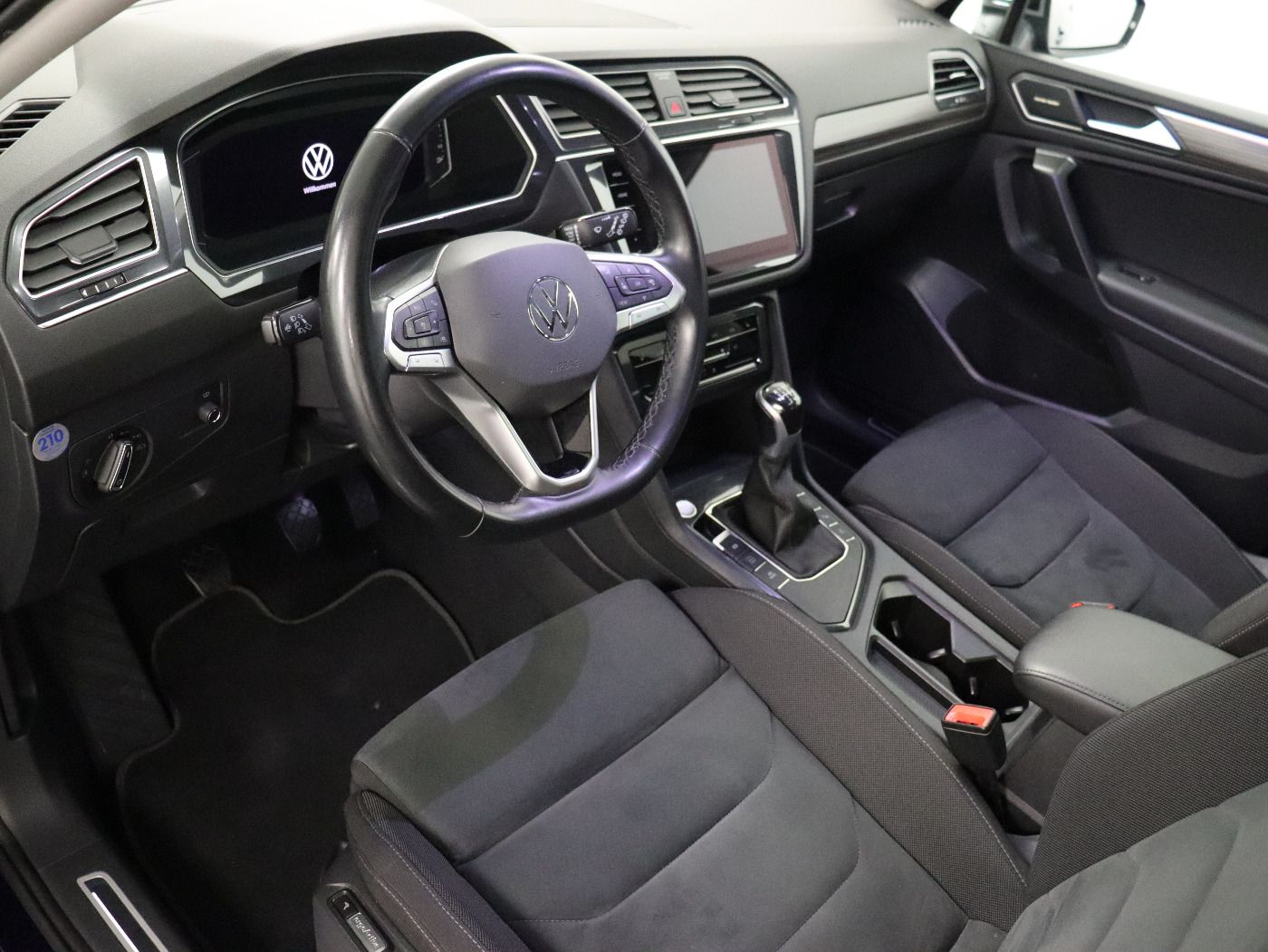 Fahrzeugabbildung Volkswagen Tiguan Allspace Life 2.0 TDI SCR 110 kW 6-Gang