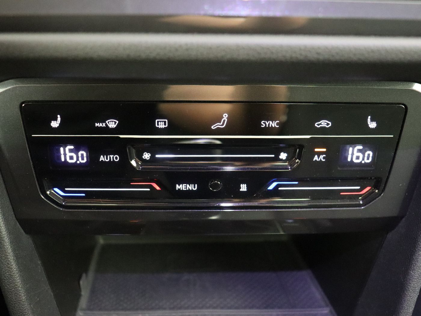 Fahrzeugabbildung Volkswagen Tiguan Allspace Life 2.0 TDI SCR 110 kW 6-Gang