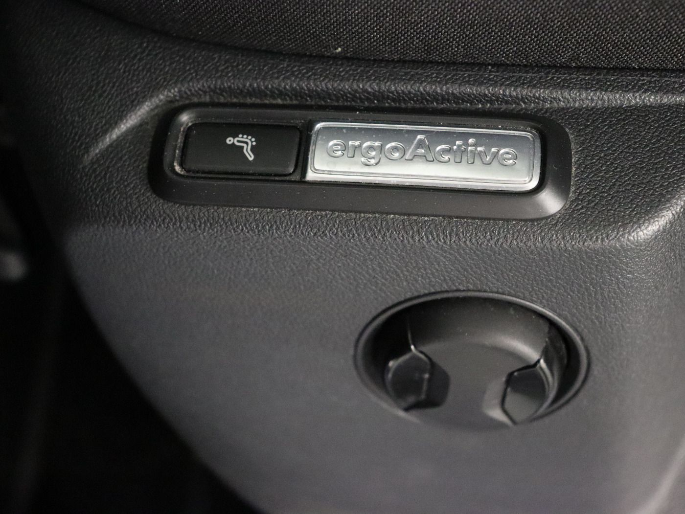 Fahrzeugabbildung Volkswagen Tiguan Allspace Life 2.0 TDI SCR 110 kW 6-Gang