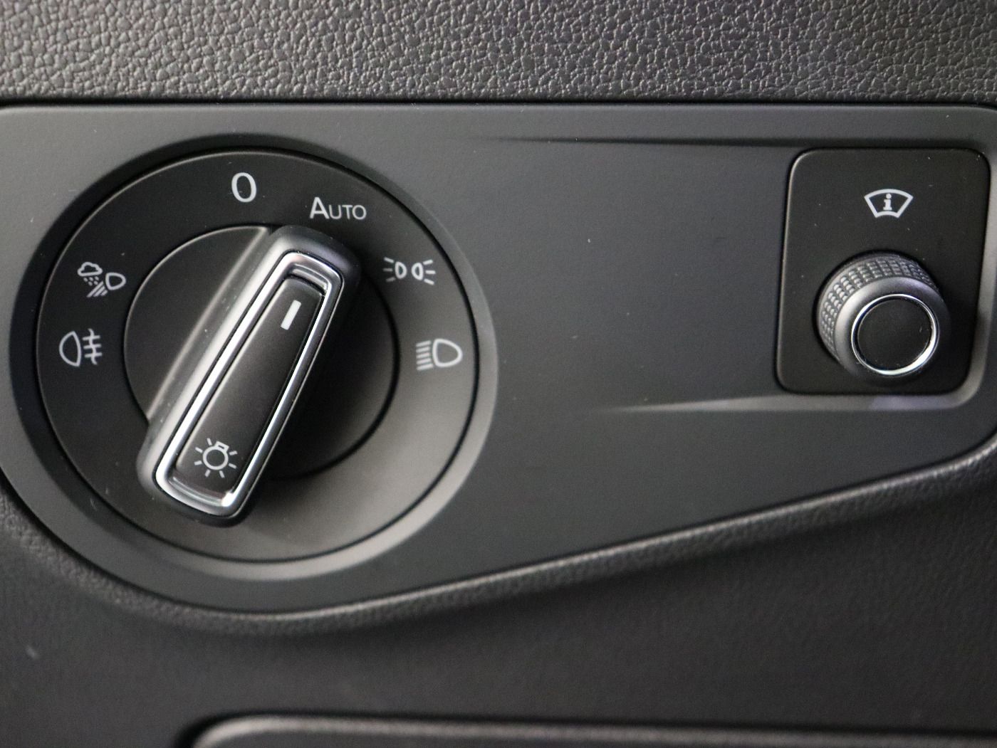 Fahrzeugabbildung Volkswagen Tiguan Allspace Life 2.0 TDI SCR 110 kW 6-Gang