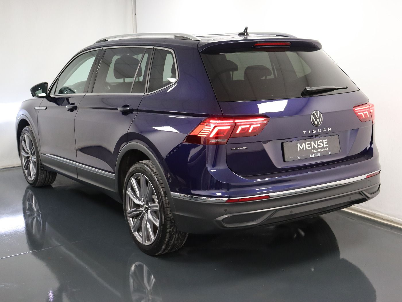 Fahrzeugabbildung Volkswagen Tiguan Allspace Life 2.0 TDI SCR 110 kW 6-Gang