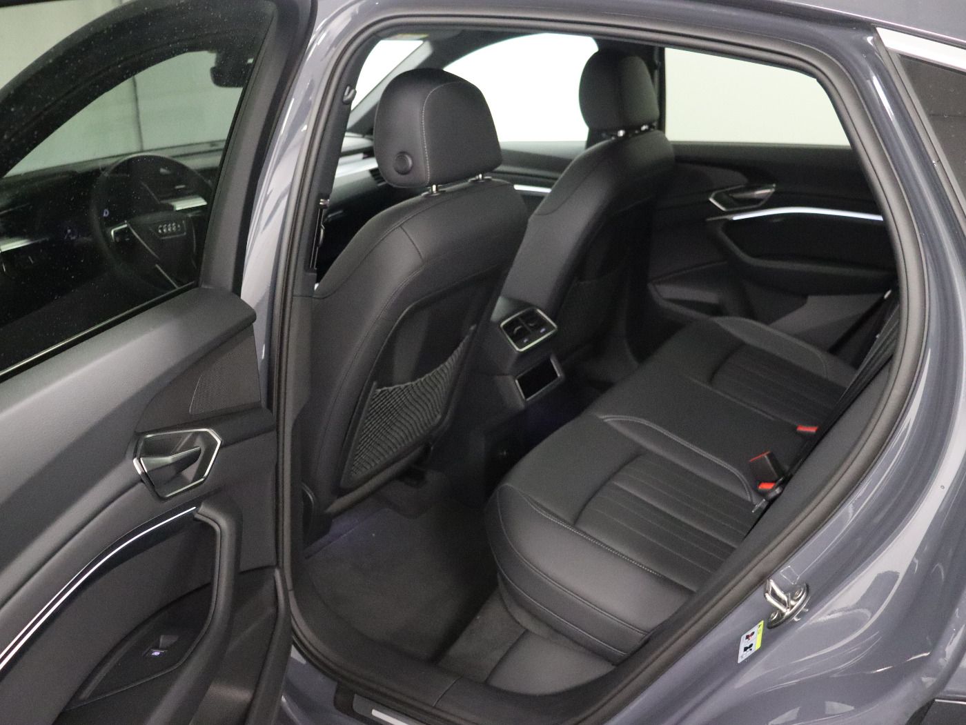 Fahrzeugabbildung Audi Q8 e-tron Sportback 55 quattro advanced |Luft