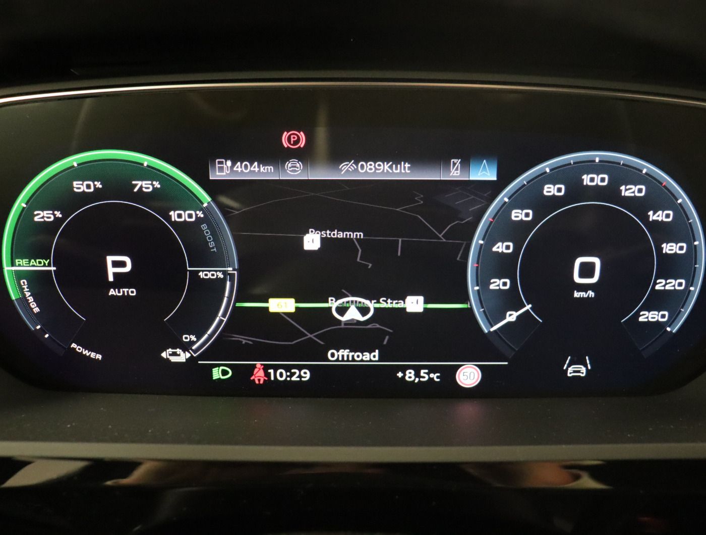Fahrzeugabbildung Audi Q8 e-tron 55 quattro advanced |Matrix|Luft|ACC