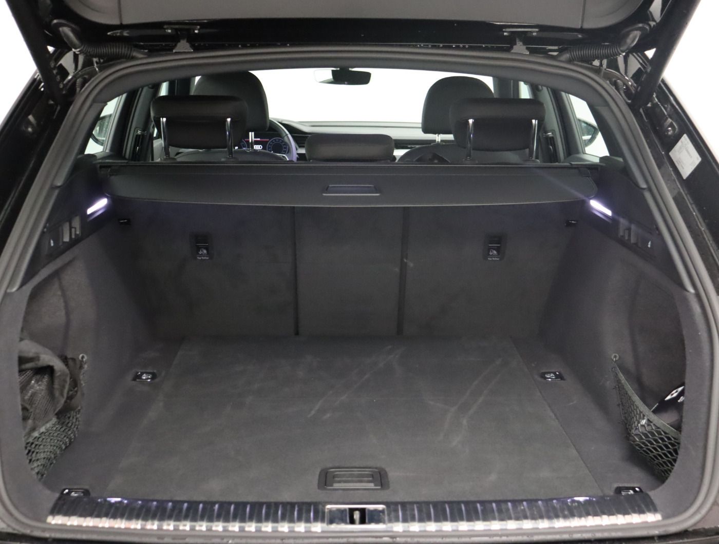 Fahrzeugabbildung Audi Q8 e-tron 55 quattro advanced |Matrix|Luft|ACC