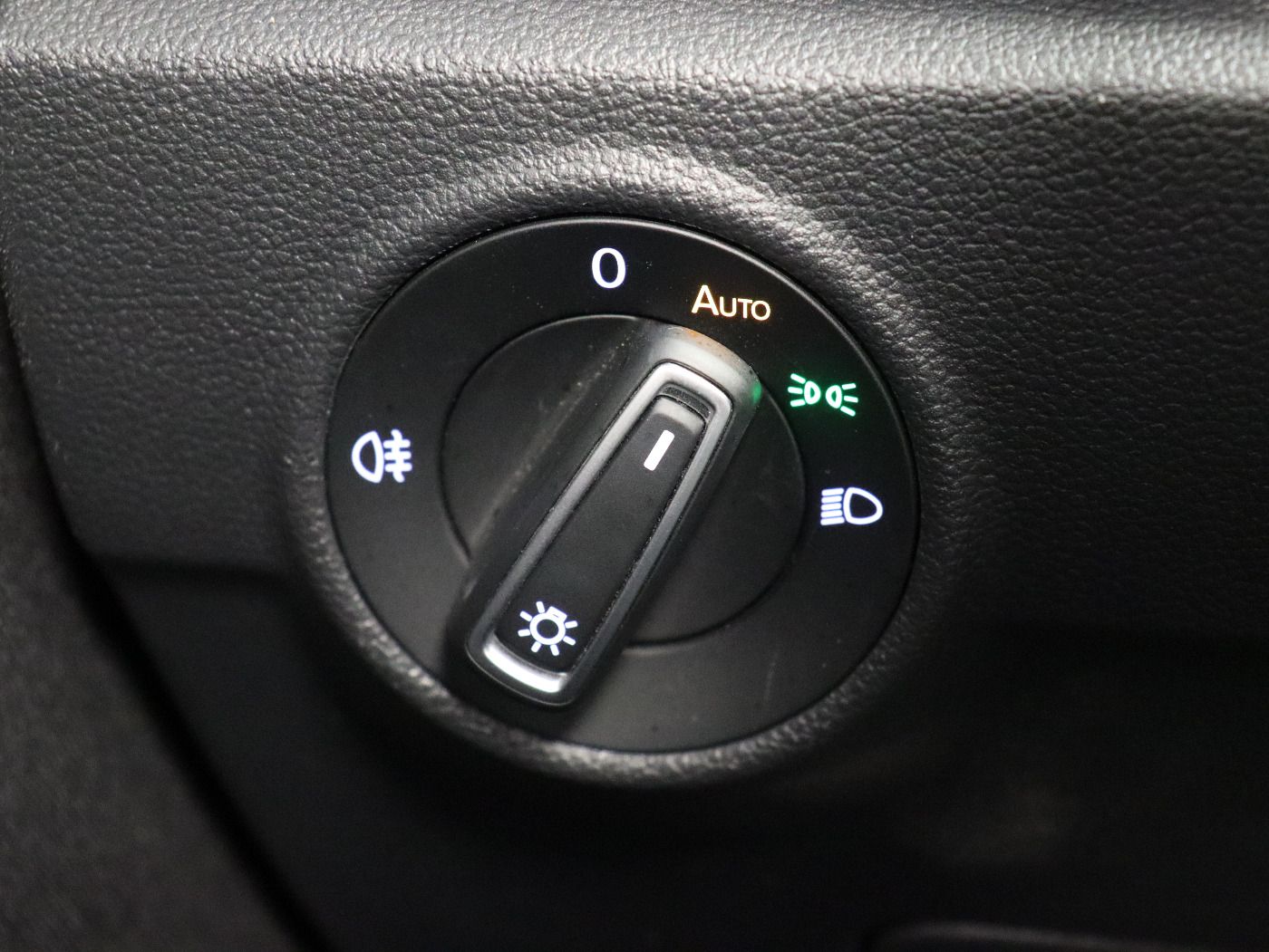 Fahrzeugabbildung Volkswagen T-Roc Cabriolet 1.5 TSI Style Navi RearView Blin