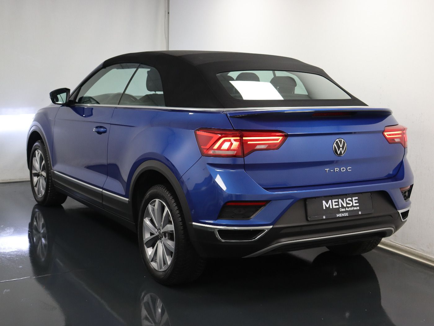 Fahrzeugabbildung Volkswagen T-Roc Cabriolet 1.5 TSI Style Navi RearView Blin