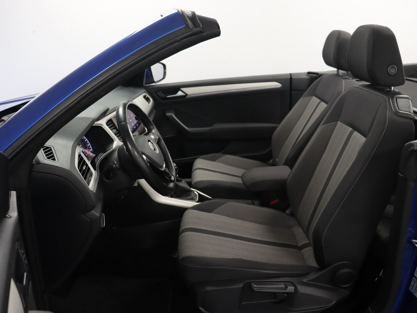 Fahrzeugabbildung Volkswagen T-Roc Cabriolet 1.5 TSI Style Navi RearView Blin
