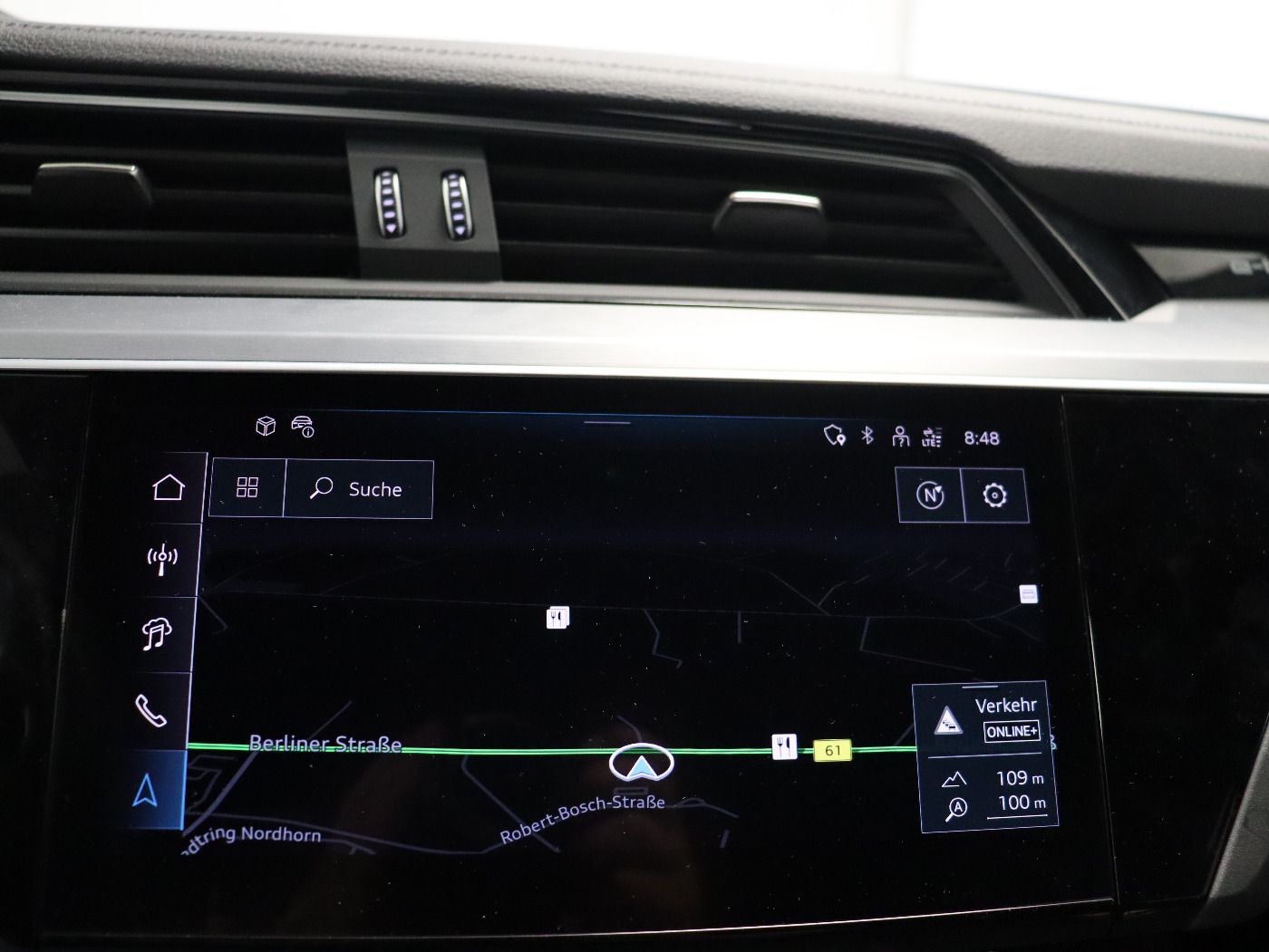 Fahrzeugabbildung Audi Q8 e-tron Sportback 55 quattro S-Line |Matrix