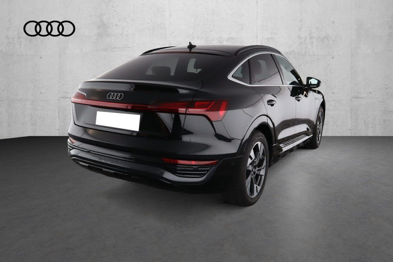 Fahrzeugabbildung Audi Q8 e-tron Sportback 55 quattro S-Line |Matrix