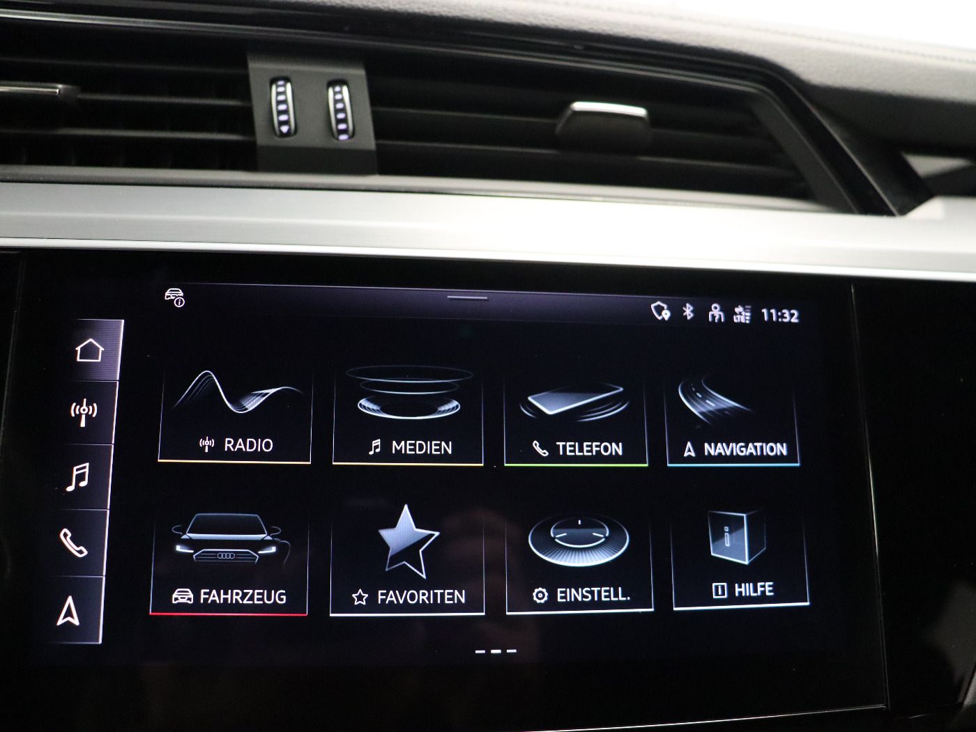 Fahrzeugabbildung Audi Q8 e-tron 55 quattro S-Line |Matrix|Luft|ACC