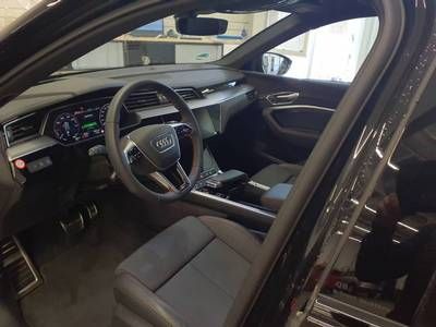 Fahrzeugabbildung Audi Q8 e-tron 55 quattro S-Line |Matrix|Luft|ACC