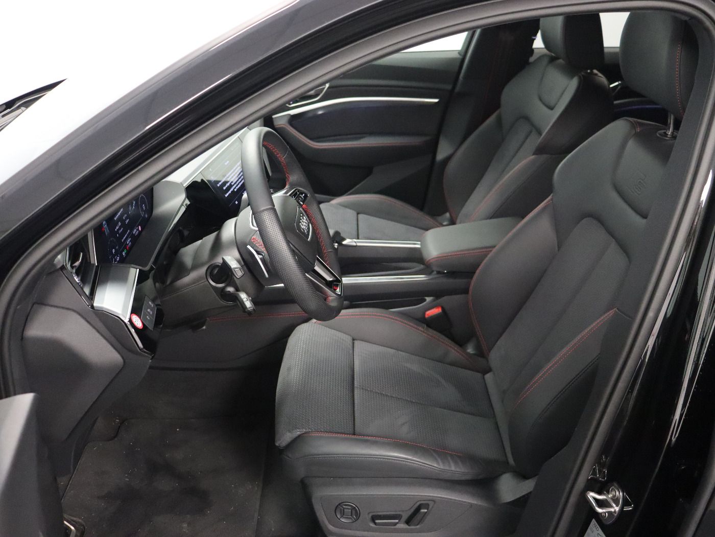 Fahrzeugabbildung Audi Q8 e-tron 55 quattro S-Line |Matrix|Luft|ACC