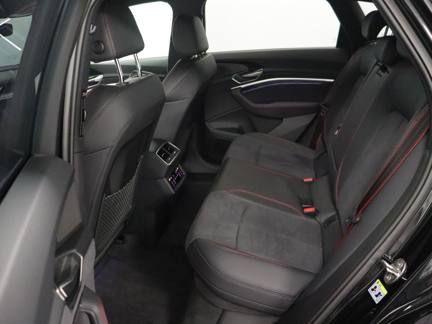 Fahrzeugabbildung Audi Q8 e-tron 55 quattro S-Line |Matrix|Luft|ACC