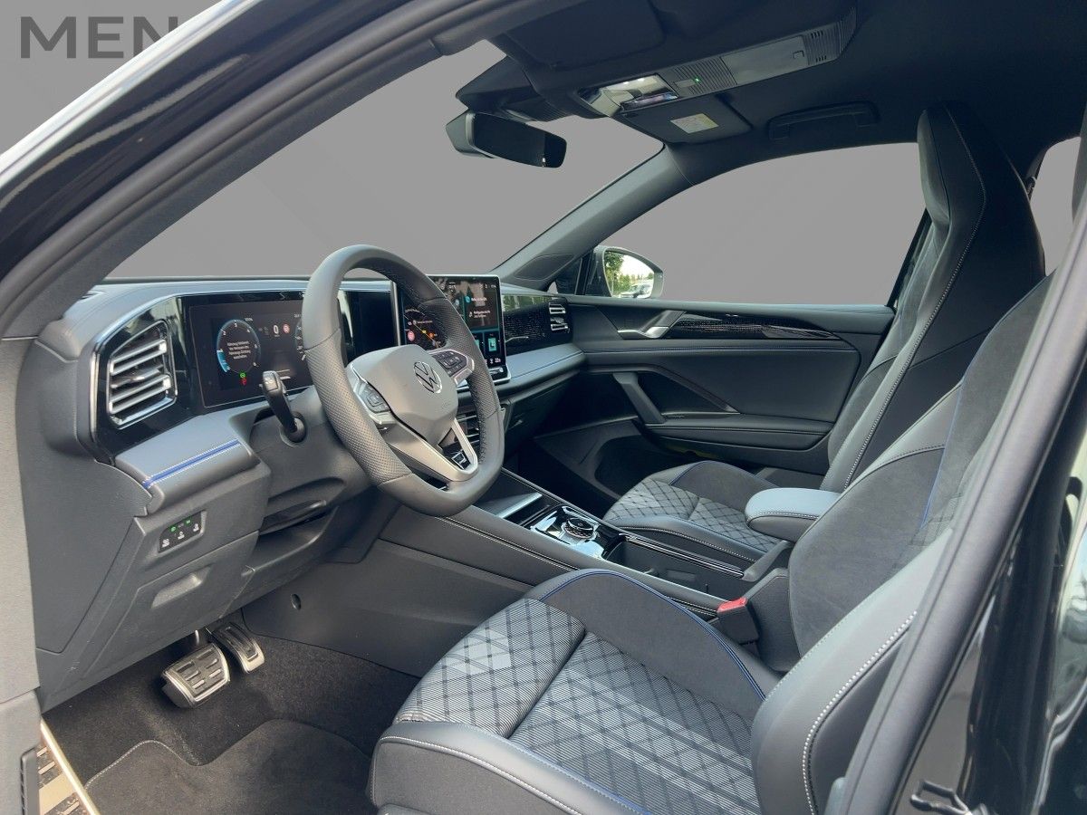 Fahrzeugabbildung Volkswagen Tiguan TDI DSG R-Line AHK Navi Black Style 360°