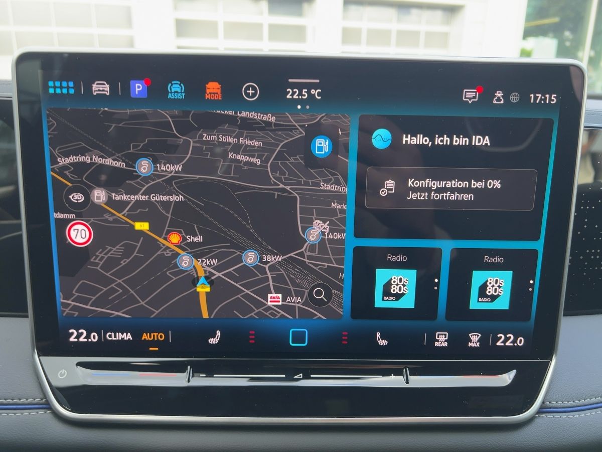 Fahrzeugabbildung Volkswagen Tiguan TDI DSG R-Line AHK Navi Black Style 360°