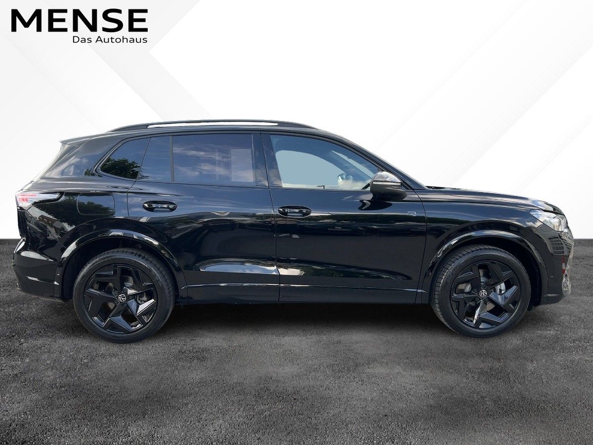 Fahrzeugabbildung Volkswagen Tiguan TDI DSG R-Line AHK Navi Black Style 360°