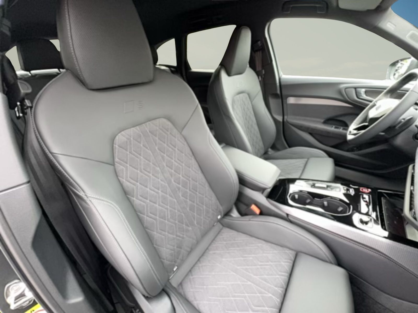 Fahrzeugabbildung Audi A5 Avant e-hybrid quattro 270 kW S tronic |AHK