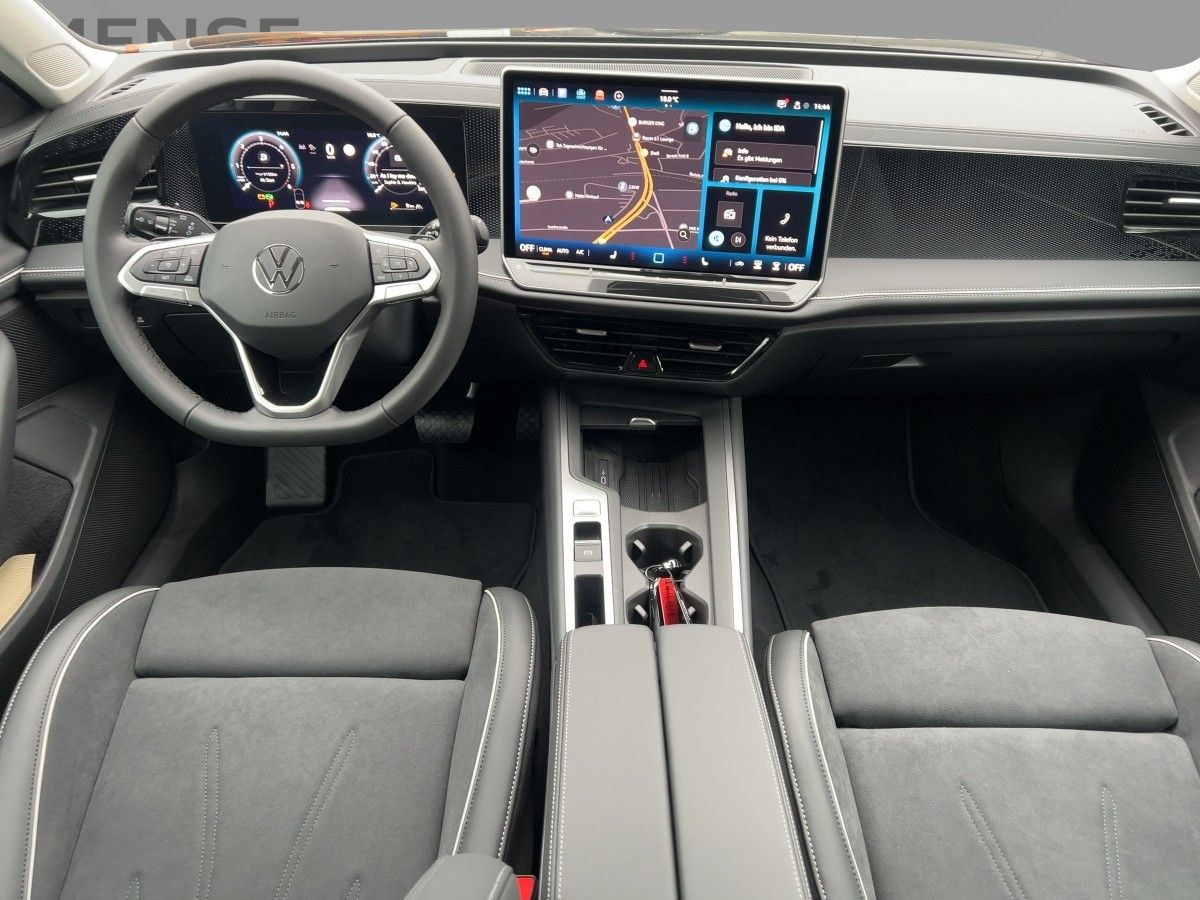 Fahrzeugabbildung Volkswagen Passat TDI Business AHK Navi HUD Winterräder DCC