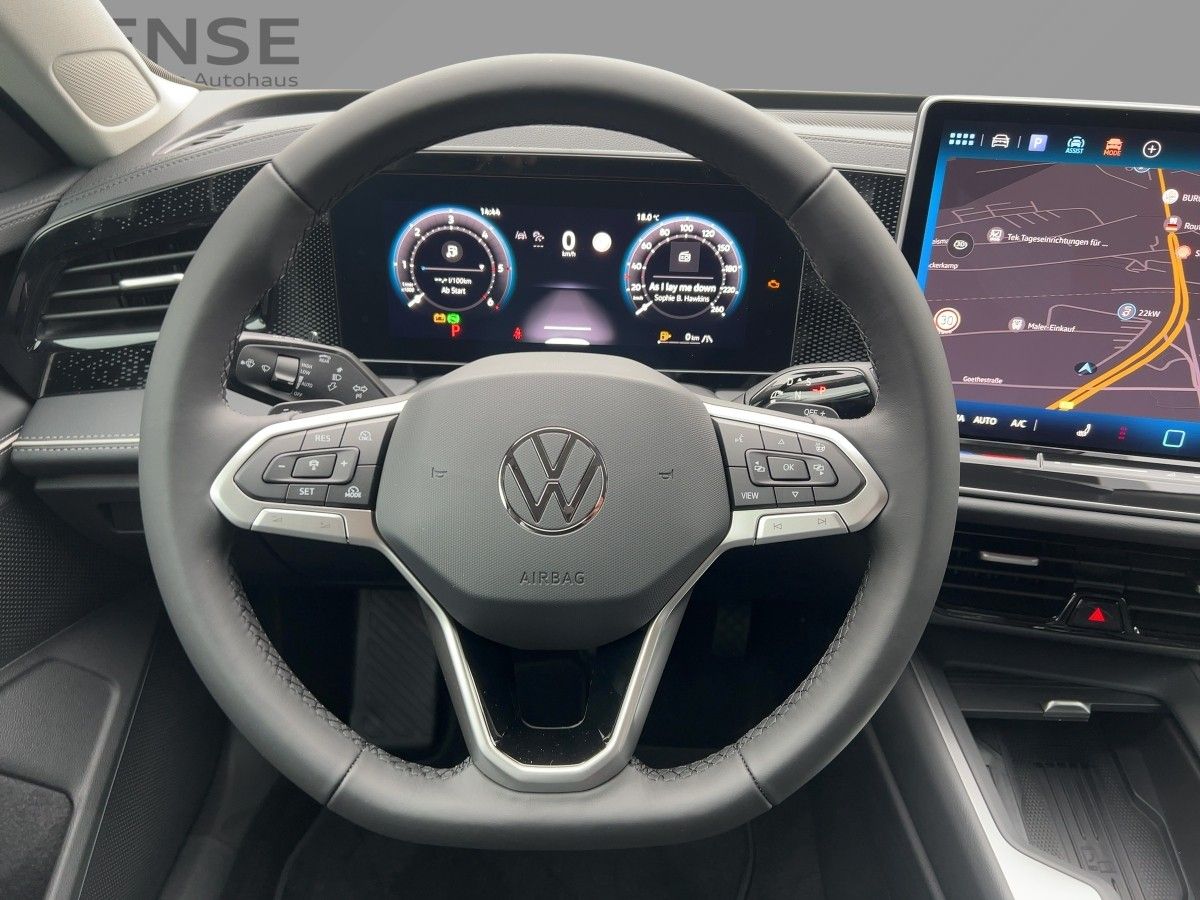 Fahrzeugabbildung Volkswagen Passat TDI Business AHK Navi HUD Winterräder DCC