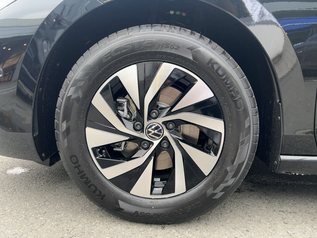 Fahrzeugabbildung Volkswagen Passat TDI Business AHK Navi HUD Winterräder DCC