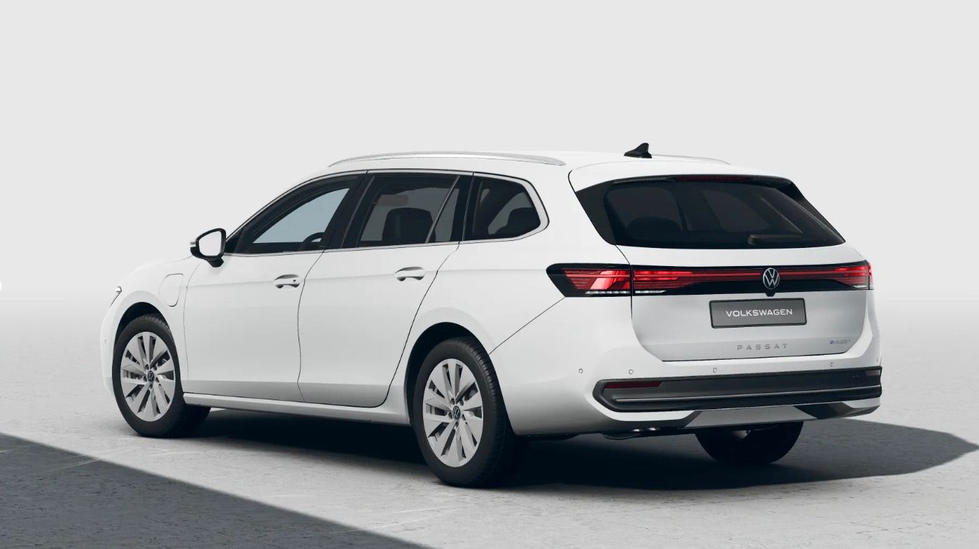 Fahrzeugabbildung Volkswagen Passat 1.5 eHybrid Business Navi HUD Winterräder