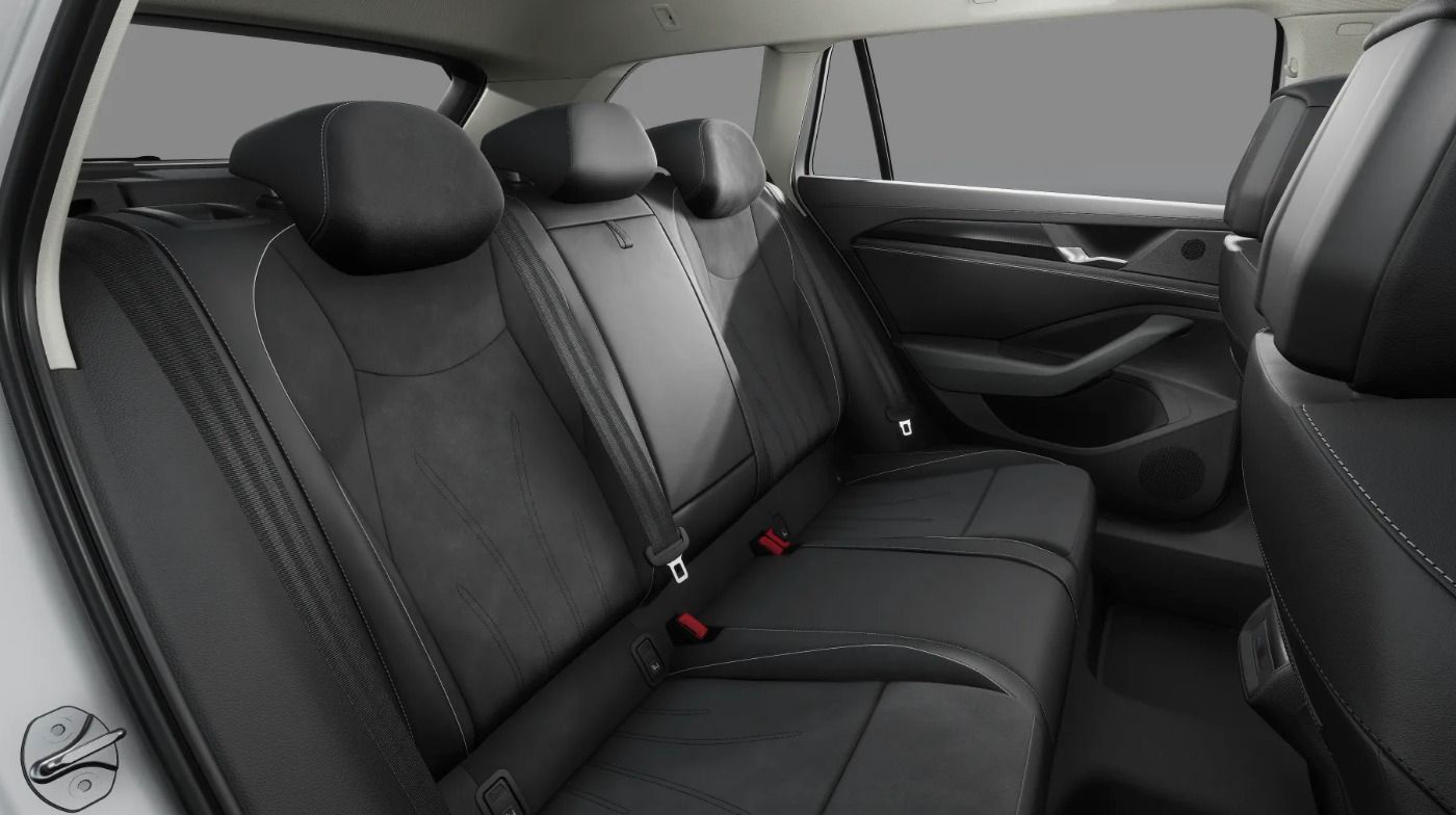 Fahrzeugabbildung Volkswagen Passat 1.5 eHybrid Business Navi HUD Winterräder