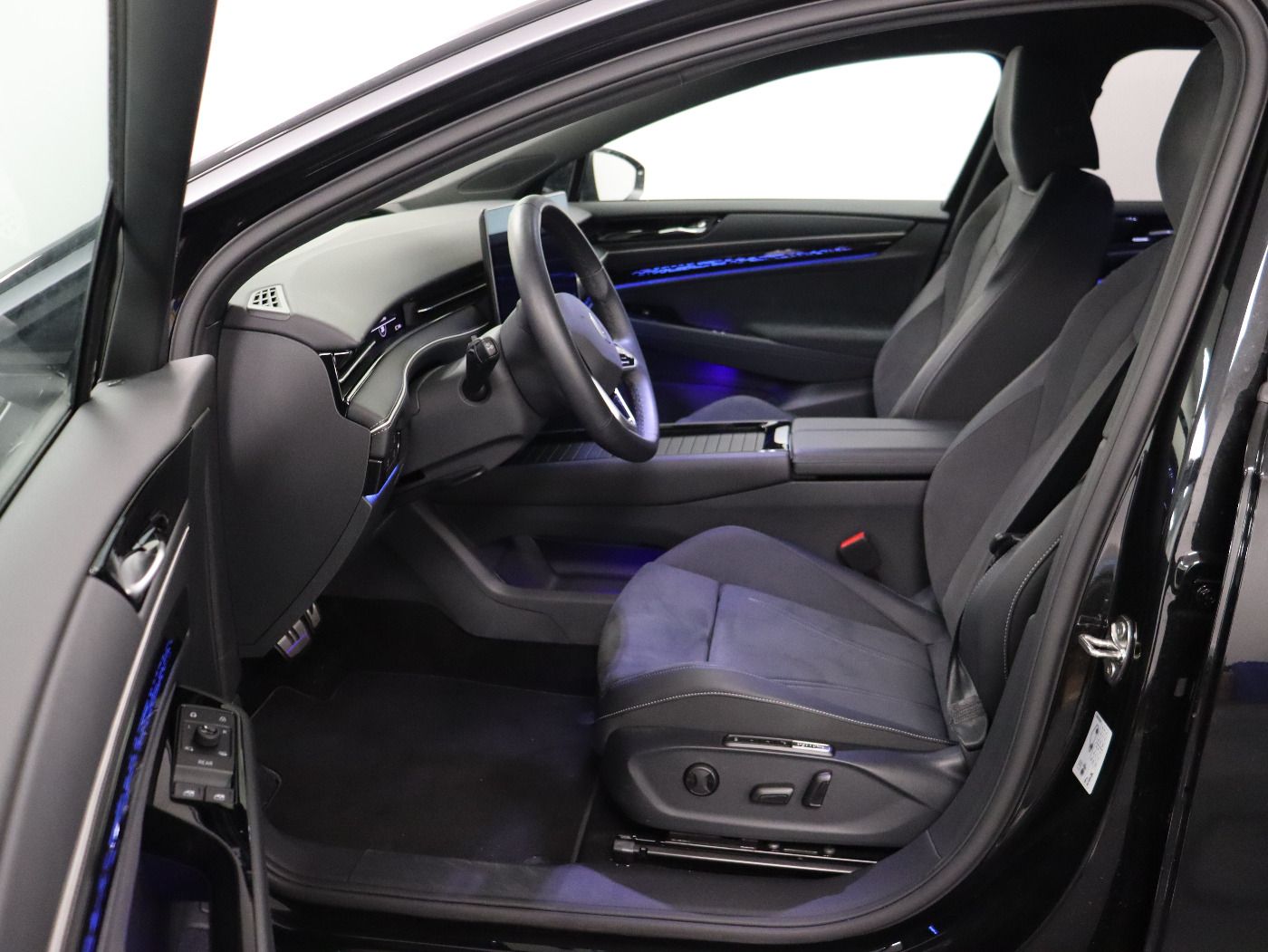 Fahrzeug autohaus mense Fahrzeugabbildung Volkswagen ID.7 Tourer Pro |AHK|Navi|ACC|CarPlay|HUD|elSitz