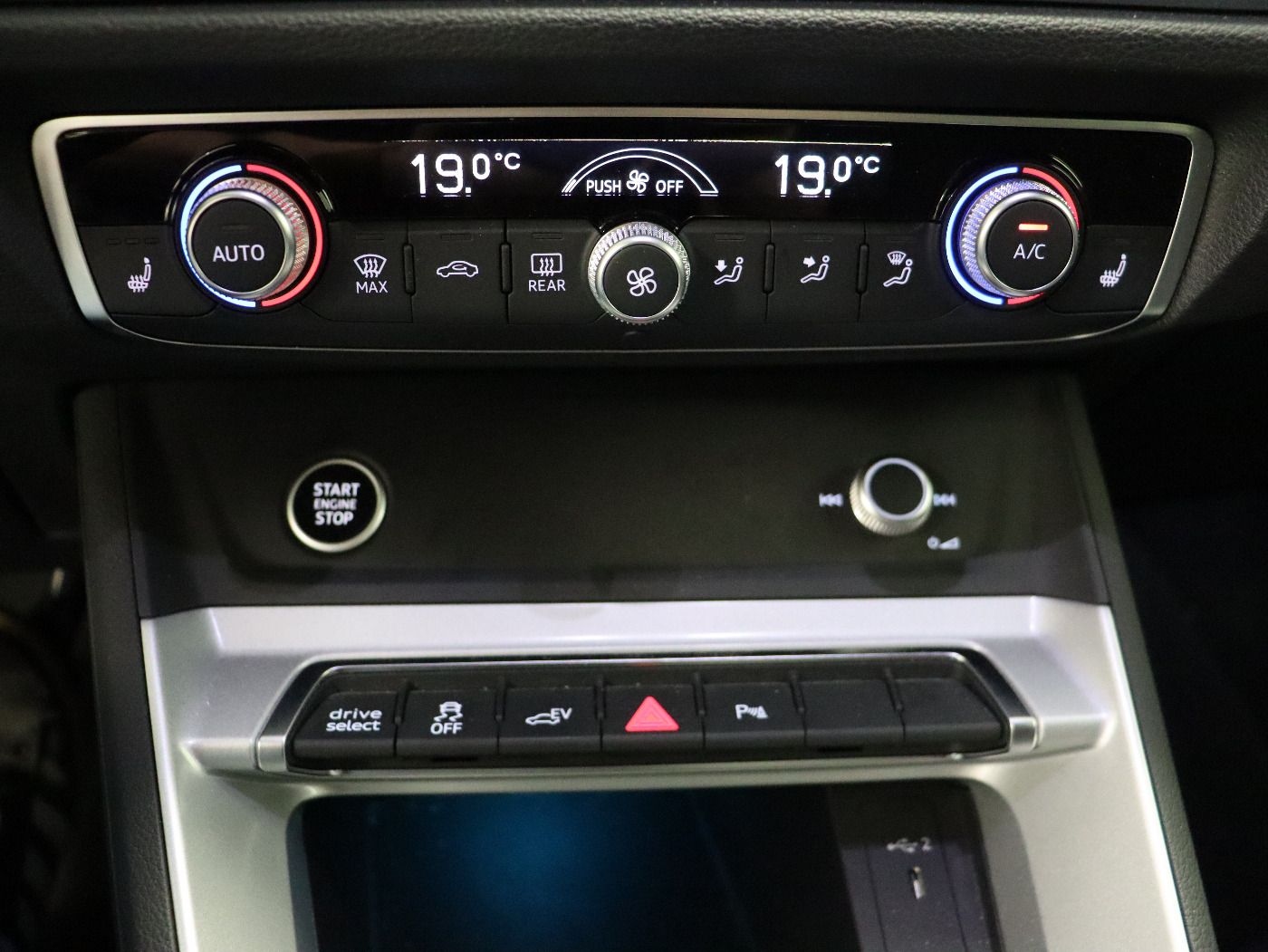 Fahrzeugabbildung Audi Q3 Sportback 45 TFSI e S tronic S line |ACC|FLA